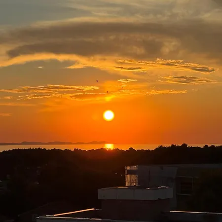 Lux Penthouse Paradise *